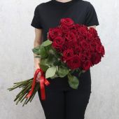 Купить 19 длинных роз 130 см с доставкой в город Дмитров: цена заказать